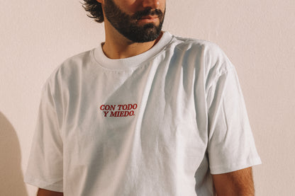Oversized T-shirt - Camiseta Se Regalan Dudas "Con todo y miedo" - Recordatorios Diarios - 100% Algodón